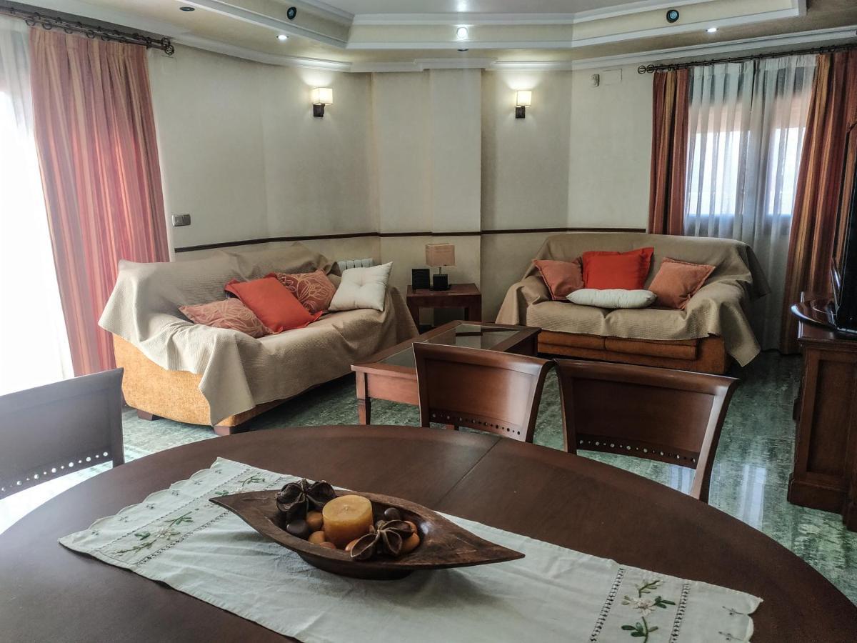 Apartamentos Deluxe San Julian 托雷维耶哈 外观 照片